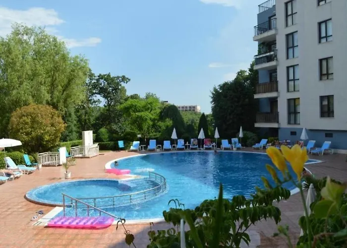 Amphora Palace Complex